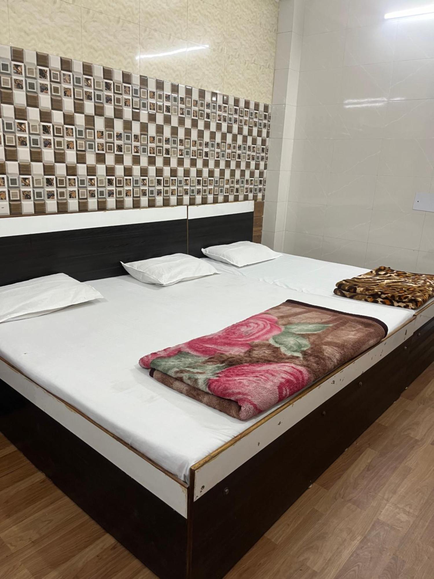Dream Land Hotel 贾姆穆 外观 照片